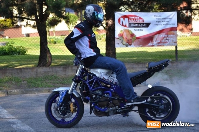 Zdjęcie w galerii na portalu naszwodzislaw.com: Dni Godowa za nami. Gwiazdą imprezy był zespół Bracia  wiadomości z regionu