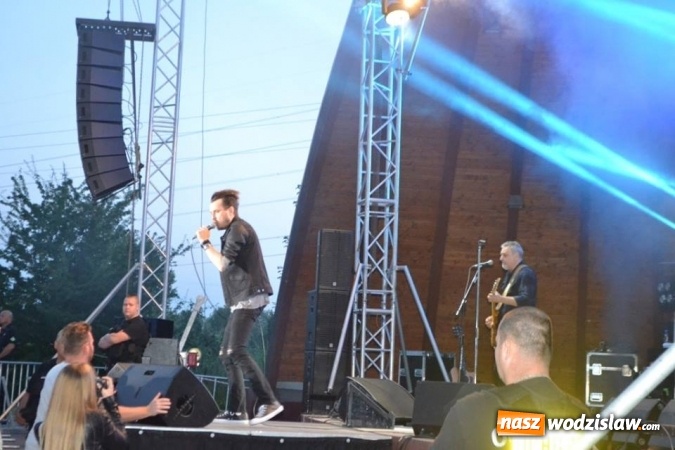 Zdjęcie w galerii na portalu naszwodzislaw.com: Dni Godowa za nami. Gwiazdą imprezy był zespół Bracia  wiadomości z regionu
