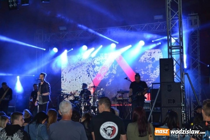 Zdjęcie w galerii na portalu naszwodzislaw.com: Dni Godowa za nami. Gwiazdą imprezy był zespół Bracia  wiadomości z regionu
