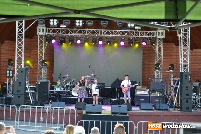 Zdjęcie w galerii na portalu naszwodzislaw.com: Dni Godowa za nami. Gwiazdą imprezy był zespół Bracia  wiadomości z regionu