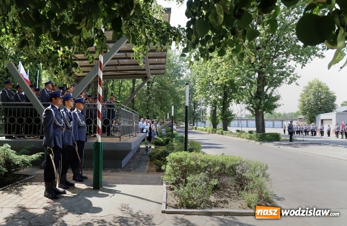 Zdjęcie w galerii na portalu naszwodzislaw.com: Nowo przyjęci policjanci złożyli ślubowanie wiadomości z regionu