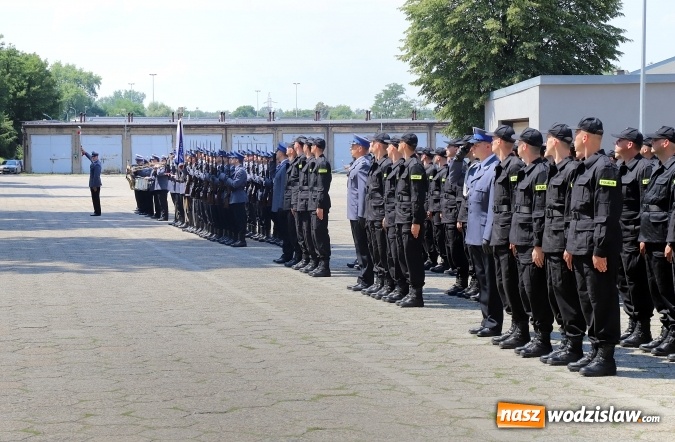 Zdjęcie w galerii na portalu naszwodzislaw.com: Nowo przyjęci policjanci złożyli ślubowanie wiadomości z regionu