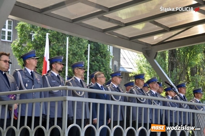 Zdjęcie w galerii na portalu naszwodzislaw.com: Nowo przyjęci policjanci złożyli ślubowanie wiadomości z regionu