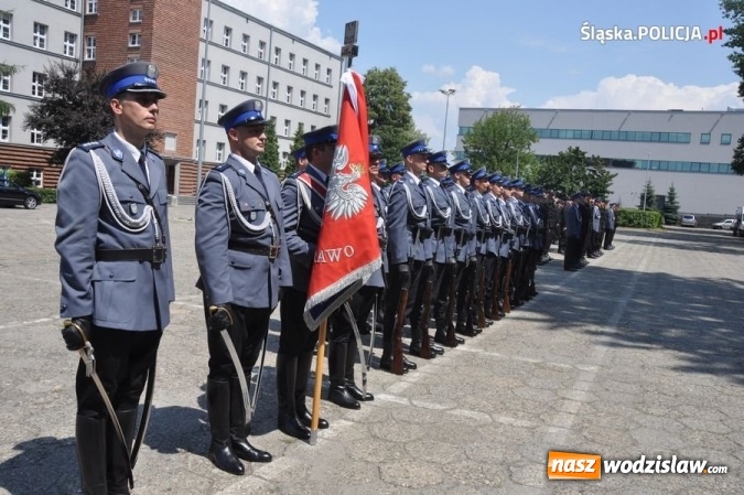 Zdjęcie w galerii na portalu naszwodzislaw.com: Nowo przyjęci policjanci złożyli ślubowanie wiadomości z regionu