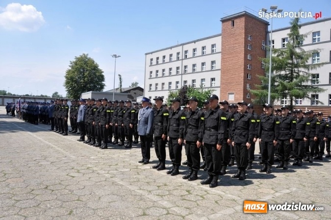 Zdjęcie w galerii na portalu naszwodzislaw.com: Nowo przyjęci policjanci złożyli ślubowanie wiadomości z regionu
