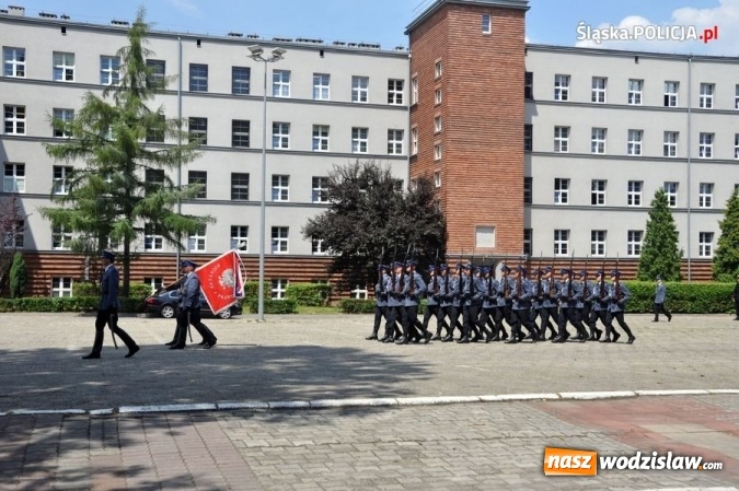 Zdjęcie w galerii na portalu naszwodzislaw.com: Nowo przyjęci policjanci złożyli ślubowanie wiadomości z regionu