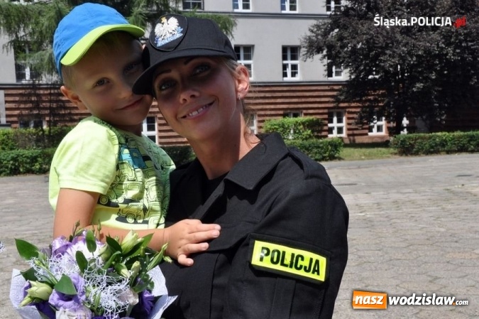 Zdjęcie w galerii na portalu naszwodzislaw.com: Nowo przyjęci policjanci złożyli ślubowanie wiadomości z regionu