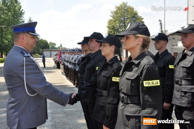 Zdjęcie w galerii na portalu naszwodzislaw.com: Nowo przyjęci policjanci złożyli ślubowanie wiadomości z regionu