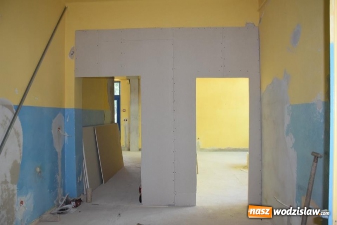 Zdjęcie w galerii na portalu naszwodzislaw.com: Powstanie nowy oddział przedszkolny. Trwa remont placówki w Rydułtowach wiadomości z regionu
