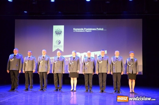 Zdjęcie w galerii na portalu naszwodzislaw.com: Podziękowania, nagrody i awanse, czyli święto powiatowej policji w Wodzisławiu Śląskim  wiadomości z regionu