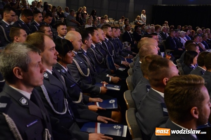 Zdjęcie w galerii na portalu naszwodzislaw.com: Podziękowania, nagrody i awanse, czyli święto powiatowej policji w Wodzisławiu Śląskim  wiadomości z regionu