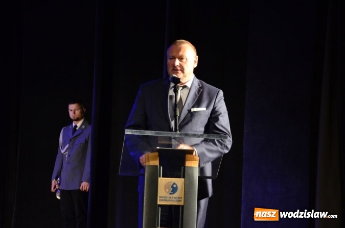 Zdjęcie w galerii na portalu naszwodzislaw.com: Podziękowania, nagrody i awanse, czyli święto powiatowej policji w Wodzisławiu Śląskim  wiadomości z regionu