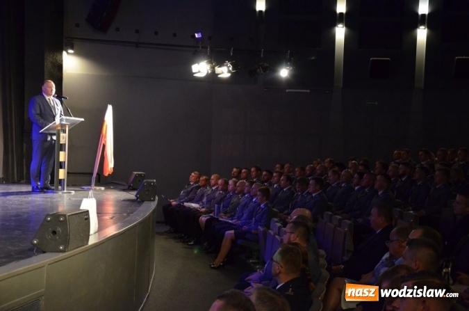 Zdjęcie w galerii na portalu naszwodzislaw.com: Podziękowania, nagrody i awanse, czyli święto powiatowej policji w Wodzisławiu Śląskim  wiadomości z regionu