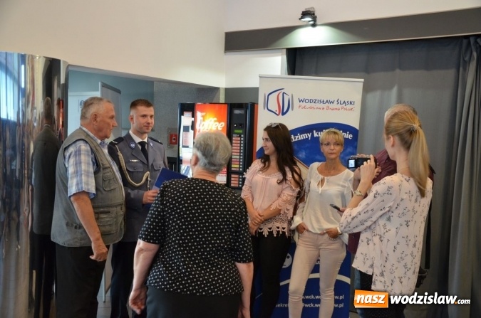 Zdjęcie w galerii na portalu naszwodzislaw.com: Podziękowania, nagrody i awanse, czyli święto powiatowej policji w Wodzisławiu Śląskim  wiadomości z regionu