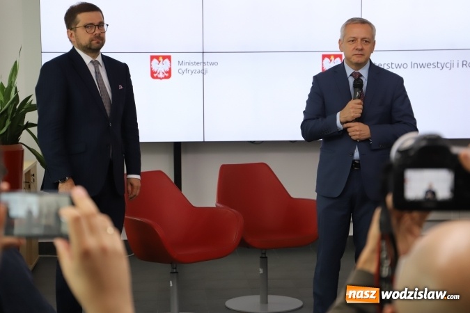Zdjęcie w galerii na portalu naszwodzislaw.com: Włączanie wyłączonych, czyli rządowe serwisy wkrótce dostępne dla wszystkich wiadomości z regionu