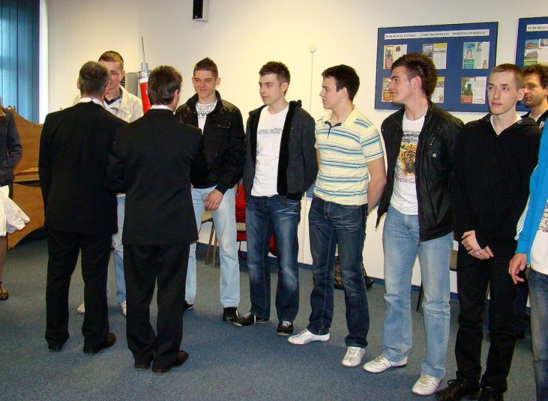 Zdjęcie w galerii na portalu naszwodzislaw.com: Przodownicy w oddawaniu krwi wiadomości z regionu