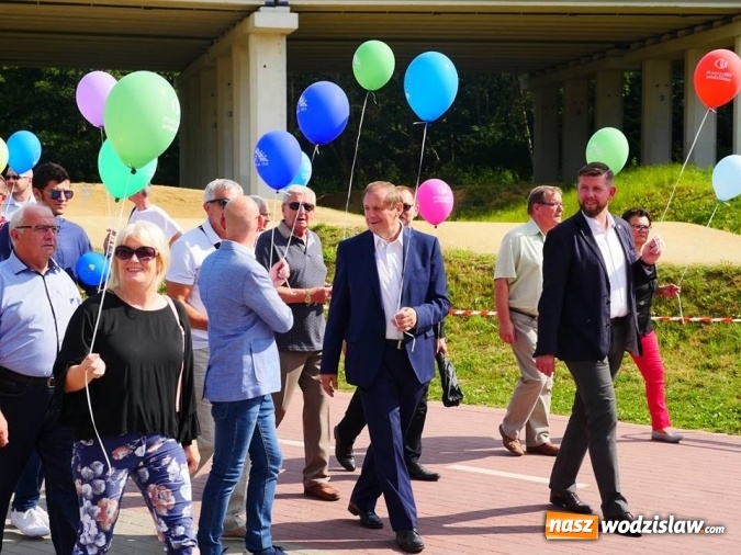 Zdjęcie w galerii na portalu naszwodzislaw.com: Popołudnie z Sąsiadem i Unią Europejską. Frekwencja i humory dopisały wiadomości z regionu