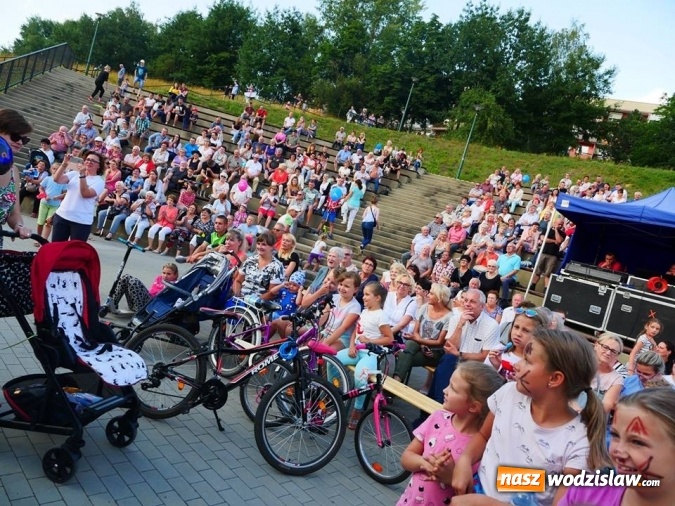 Zdjęcie w galerii na portalu naszwodzislaw.com: Popołudnie z Sąsiadem i Unią Europejską. Frekwencja i humory dopisały wiadomości z regionu