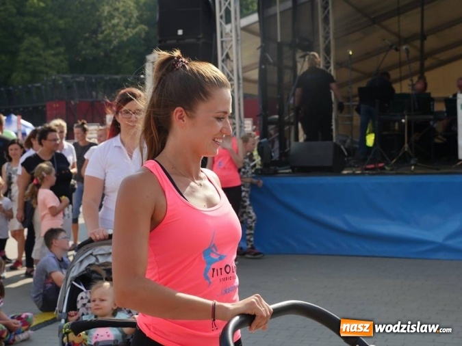 Zdjęcie w galerii na portalu naszwodzislaw.com: Popołudnie z Sąsiadem i Unią Europejską. Frekwencja i humory dopisały wiadomości z regionu