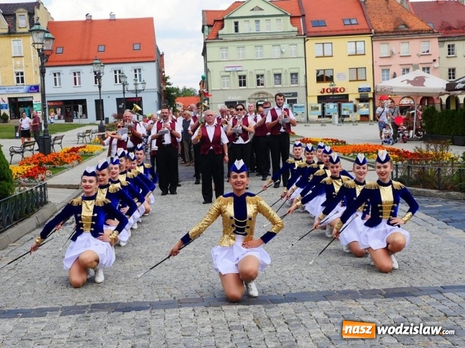 Zdjęcie w galerii na portalu naszwodzislaw.com: Popołudnie z Sąsiadem i Unią Europejską. Frekwencja i humory dopisały wiadomości z regionu