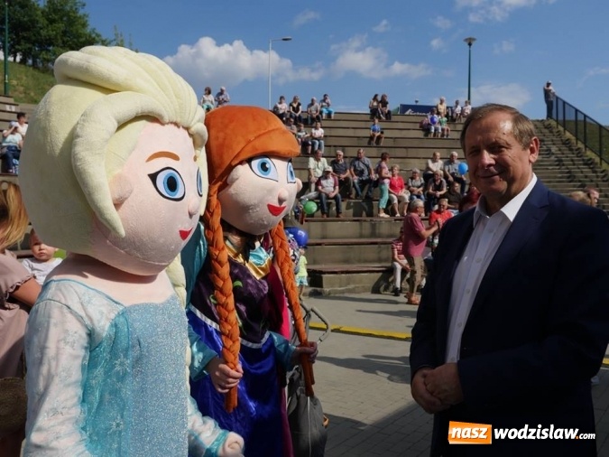 Zdjęcie w galerii na portalu naszwodzislaw.com: Popołudnie z Sąsiadem i Unią Europejską. Frekwencja i humory dopisały wiadomości z regionu