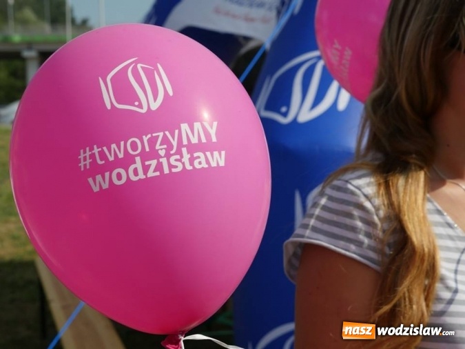 Zdjęcie w galerii na portalu naszwodzislaw.com: Popołudnie z Sąsiadem i Unią Europejską. Frekwencja i humory dopisały wiadomości z regionu