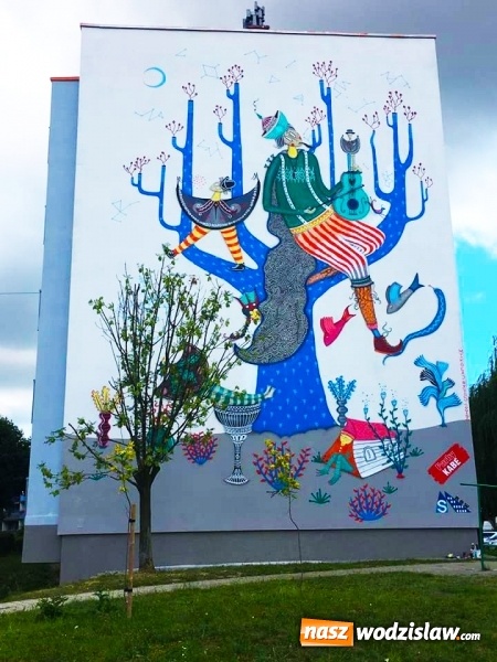 Zdjęcie w galerii na portalu naszwodzislaw.com: Ogromny mural na Osiedlu XXX-lecia  wiadomości z regionu