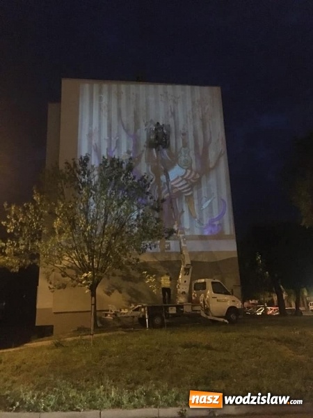 Zdjęcie w galerii na portalu naszwodzislaw.com: Ogromny mural na Osiedlu XXX-lecia  wiadomości z regionu