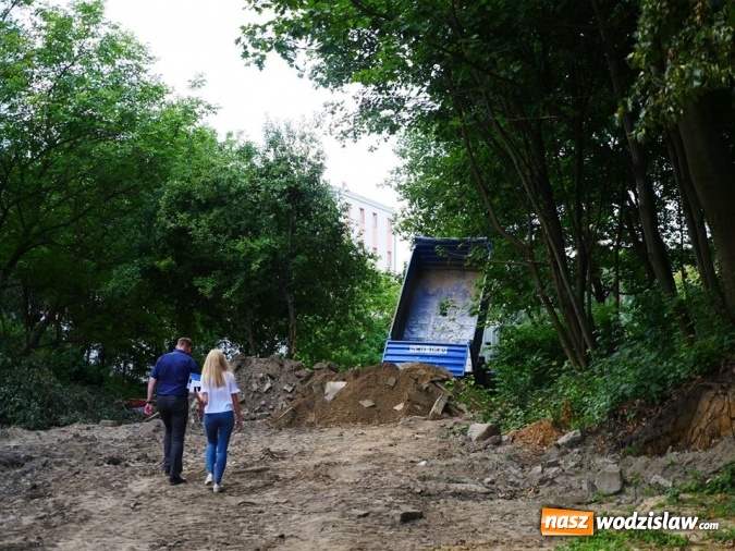 Zdjęcie w galerii na portalu naszwodzislaw.com: Wąwóz Tysiąclecia zmienia swoje oblicze wiadomości z regionu
