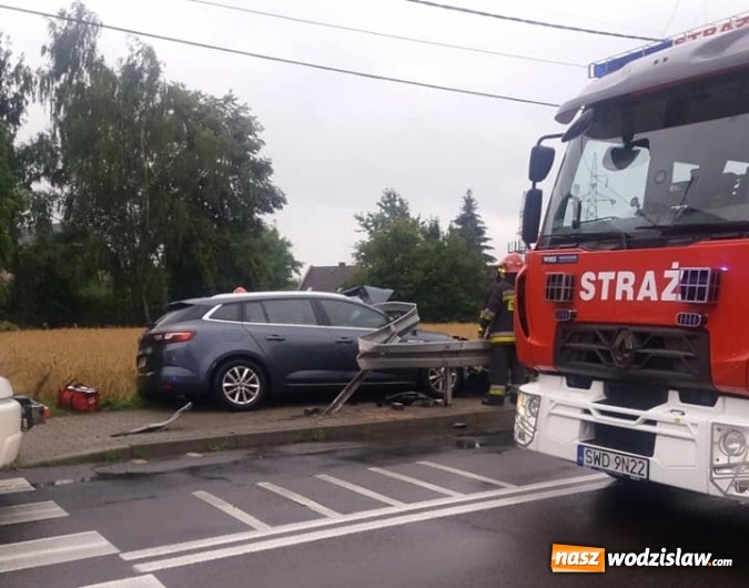 Zdjęcie w galerii na portalu naszwodzislaw.com: Nowe ustalenia w sprawie wypadku w Radlinie. Kierowca renault wjechał w barierki na skutek ataku epilepsji! wiadomości z regionu