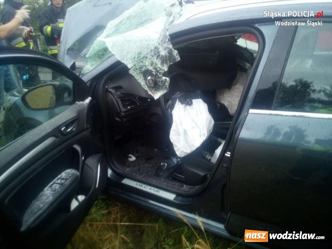 Zdjęcie w galerii na portalu naszwodzislaw.com: Nowe ustalenia w sprawie wypadku w Radlinie. Kierowca renault wjechał w barierki na skutek ataku epilepsji! wiadomości z regionu