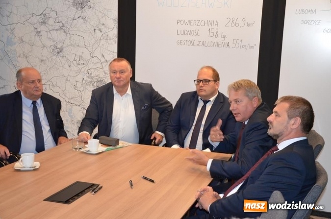 Zdjęcie w galerii na portalu naszwodzislaw.com: Podpisanie umów w Konkursie Przedsięwzięć Inicjatyw Lokalnych wiadomości z regionu