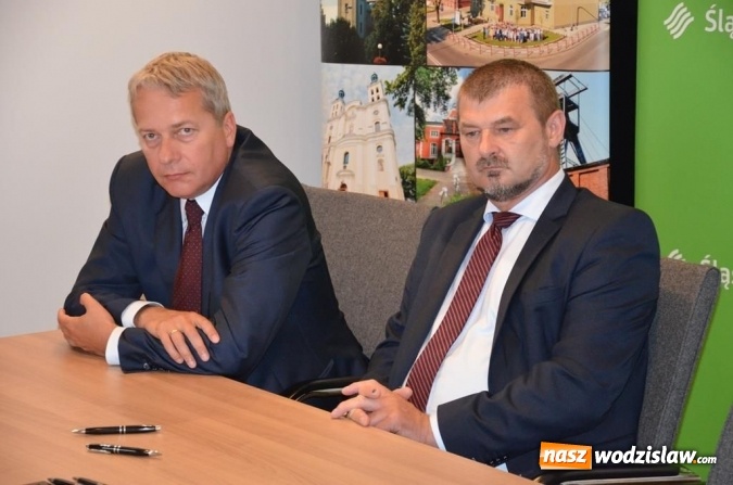 Zdjęcie w galerii na portalu naszwodzislaw.com: Podpisanie umów w Konkursie Przedsięwzięć Inicjatyw Lokalnych wiadomości z regionu