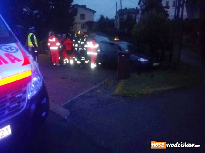 Zdjęcie w galerii na portalu naszwodzislaw.com: Godów: Brawurową jazdę zakończył w rowie wiadomości z regionu