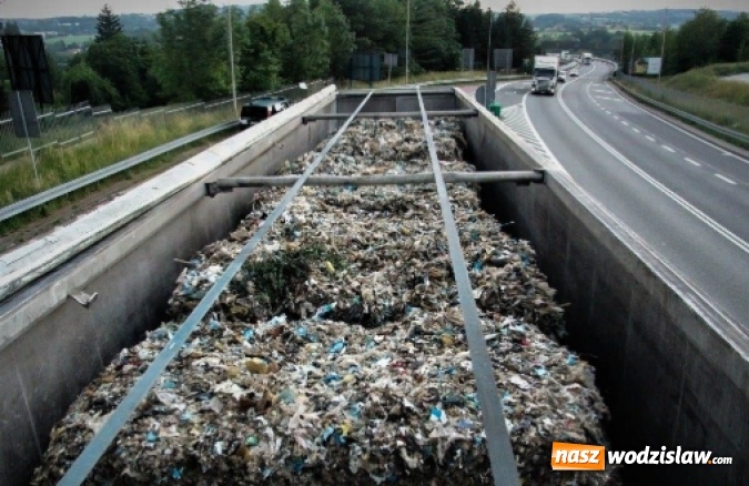 Zdjęcie w galerii na portalu naszwodzislaw.com: Te tony odpadów miały nielegalnie trafić na Śląsk  wiadomości z regionu