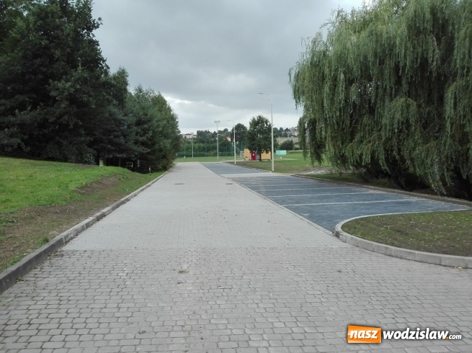 Zdjęcie w galerii na portalu naszwodzislaw.com: Roboty na boisku sportowym w Gogołowej zakończone wiadomości z regionu
