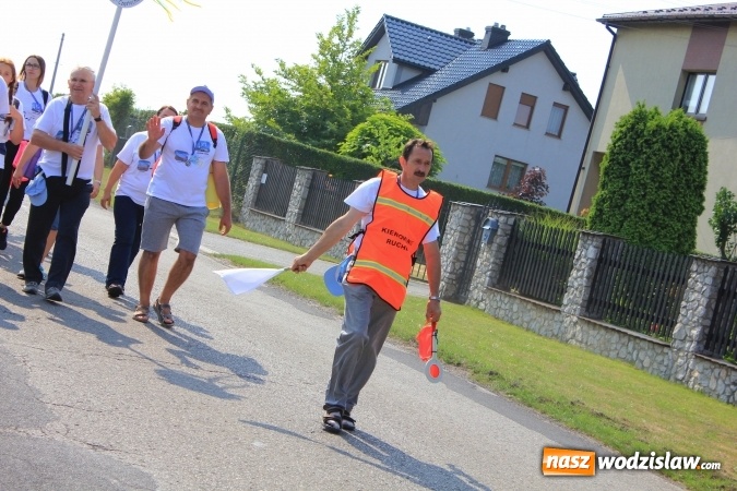 Zdjęcie w galerii na portalu naszwodzislaw.com: 228 pielgrzymów wyruszyło dziś w drogę z Lubomi na Jasną Górę wiadomości z regionu