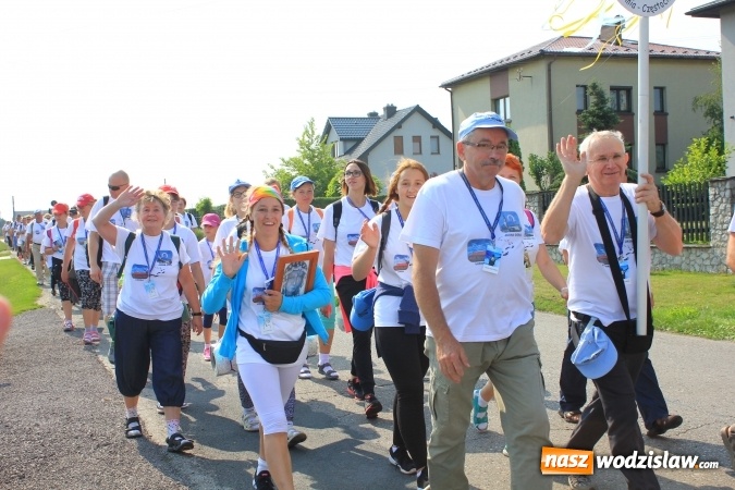 Zdjęcie w galerii na portalu naszwodzislaw.com: 228 pielgrzymów wyruszyło dziś w drogę z Lubomi na Jasną Górę wiadomości z regionu