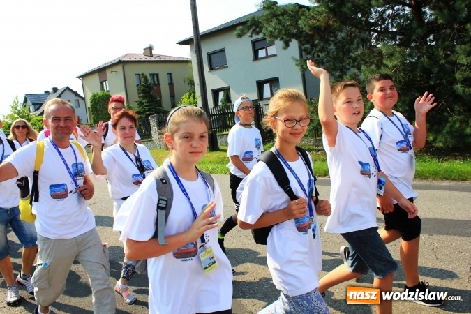 Zdjęcie w galerii na portalu naszwodzislaw.com: 228 pielgrzymów wyruszyło dziś w drogę z Lubomi na Jasną Górę wiadomości z regionu