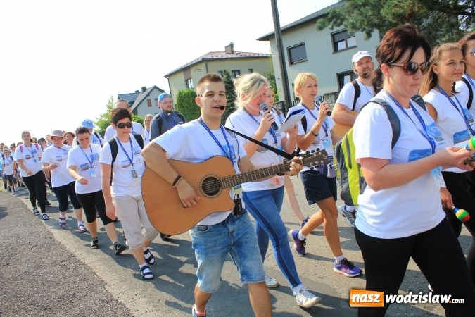 Zdjęcie w galerii na portalu naszwodzislaw.com: 228 pielgrzymów wyruszyło dziś w drogę z Lubomi na Jasną Górę wiadomości z regionu