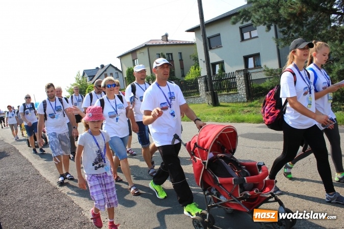 Zdjęcie w galerii na portalu naszwodzislaw.com: 228 pielgrzymów wyruszyło dziś w drogę z Lubomi na Jasną Górę wiadomości z regionu