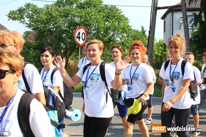 Zdjęcie w galerii na portalu naszwodzislaw.com: 228 pielgrzymów wyruszyło dziś w drogę z Lubomi na Jasną Górę wiadomości z regionu