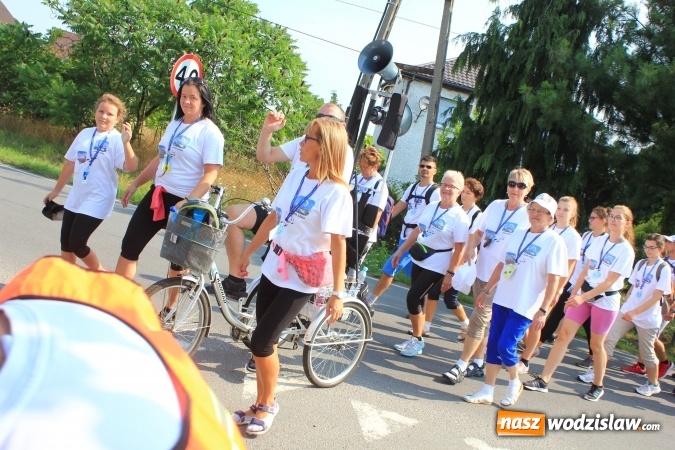 Zdjęcie w galerii na portalu naszwodzislaw.com: 228 pielgrzymów wyruszyło dziś w drogę z Lubomi na Jasną Górę wiadomości z regionu