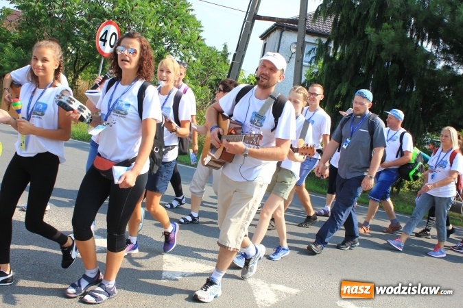 Zdjęcie w galerii na portalu naszwodzislaw.com: 228 pielgrzymów wyruszyło dziś w drogę z Lubomi na Jasną Górę wiadomości z regionu