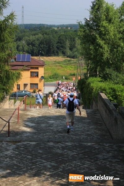 Zdjęcie w galerii na portalu naszwodzislaw.com: 228 pielgrzymów wyruszyło dziś w drogę z Lubomi na Jasną Górę wiadomości z regionu