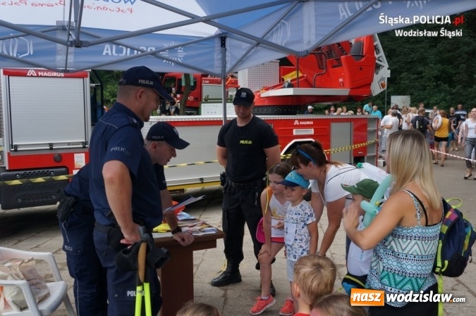 Zdjęcie w galerii na portalu naszwodzislaw.com: Policjanci spotkali się z dziećmi w ramach akcji Kręci mnie bezpieczeństwo nad wodą wiadomości z regionu