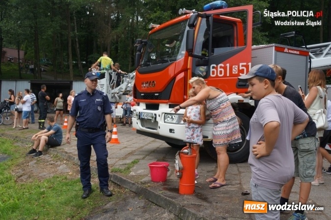Zdjęcie w galerii na portalu naszwodzislaw.com: Policjanci spotkali się z dziećmi w ramach akcji Kręci mnie bezpieczeństwo nad wodą wiadomości z regionu