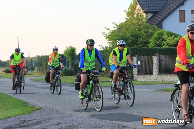 Zdjęcie w galerii na portalu naszwodzislaw.com: Ruszyła XIII Rowerowa Pielgrzymka z Lubomi na Jasną Górę wiadomości z regionu