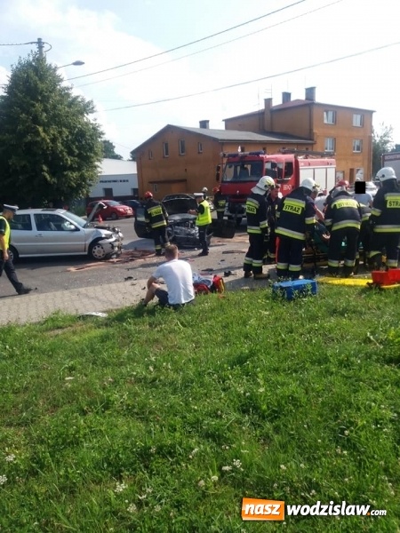 Zdjęcie w galerii na portalu naszwodzislaw.com: Wypadek w Połomi. Kobieta nie zastosowała się do znaku STOP  wiadomości z regionu