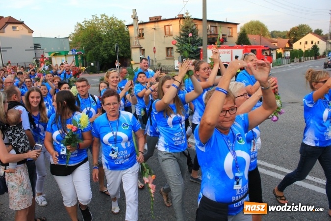 Zdjęcie w galerii na portalu naszwodzislaw.com: Pielgrzymi szczęśliwie wrócili do domów wiadomości z regionu